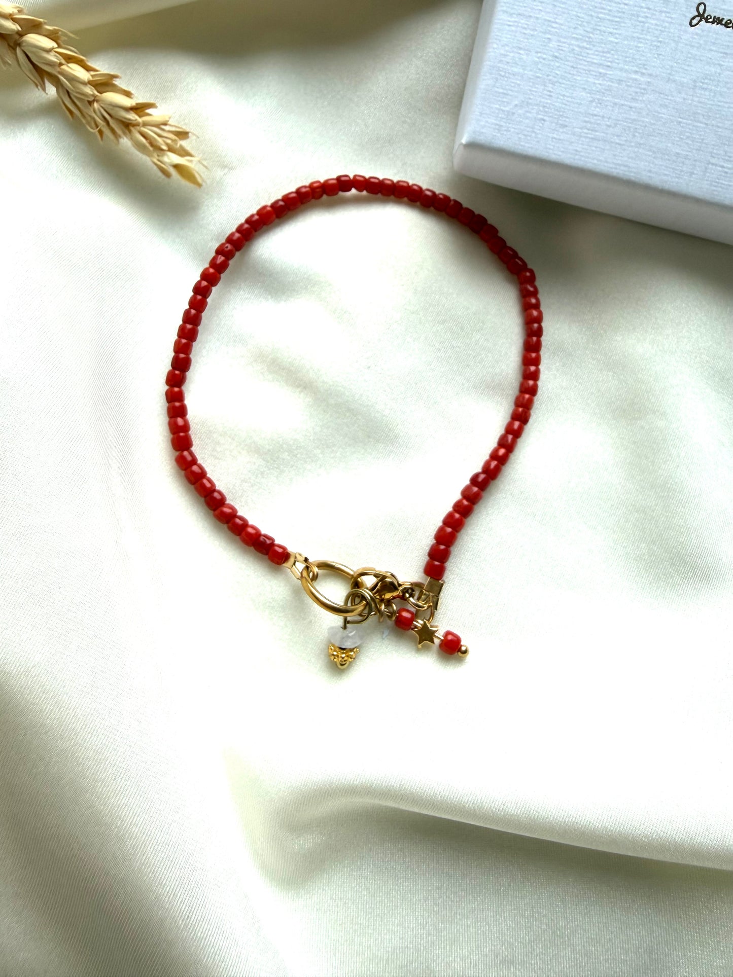 Armband met oud Hollands bloedkoraal