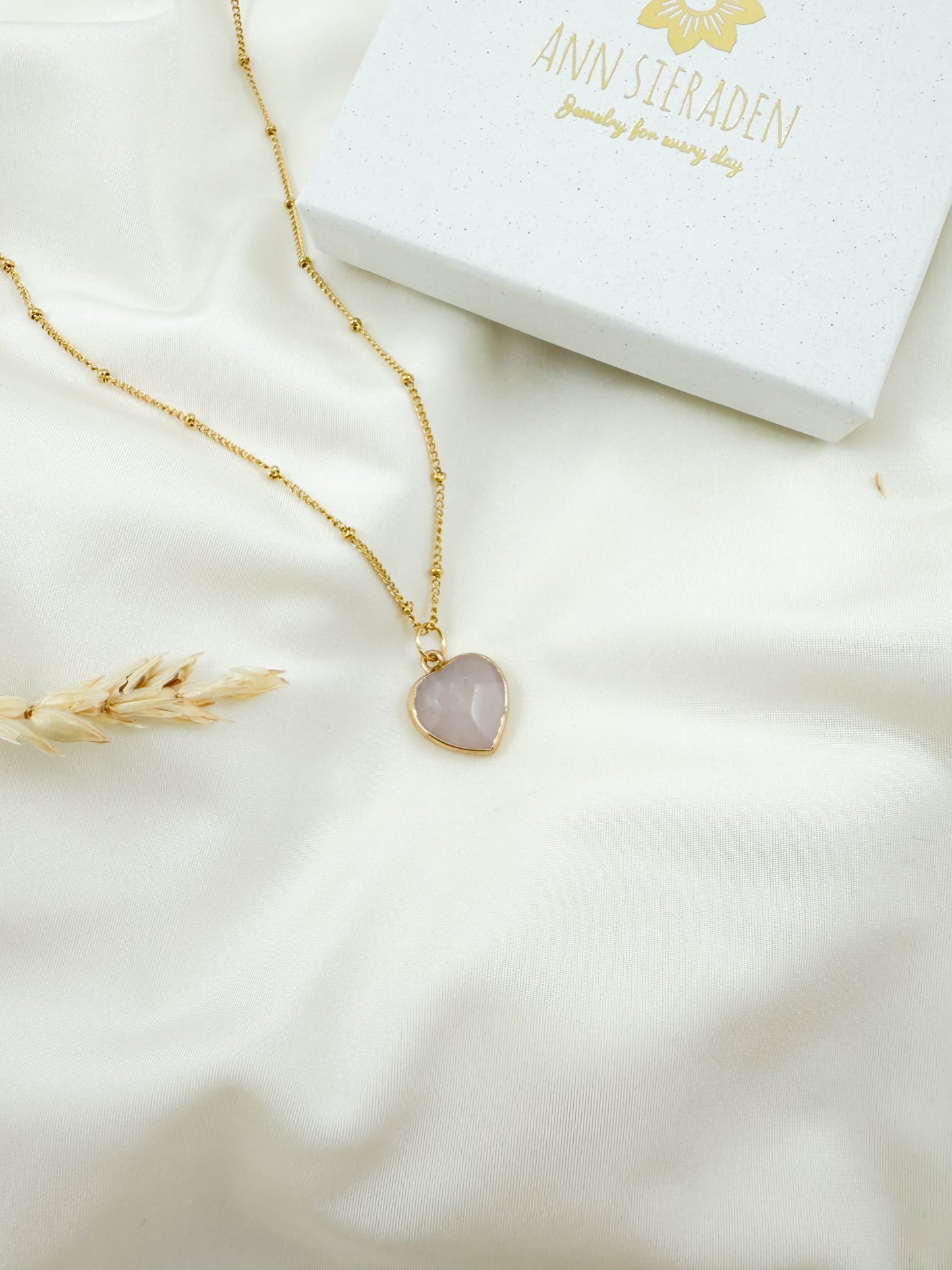 Ketting roze kwarts middel